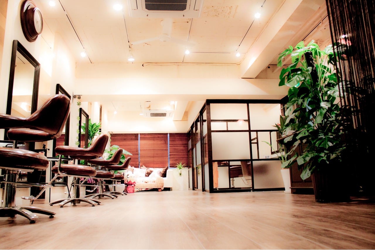 Mauloa hair salon（マウロアヘアサロン）店舗内装写真